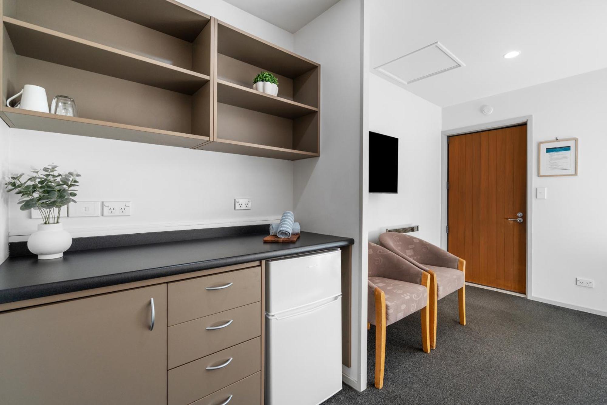 Tasman Holiday Parks - Те Анау Екстериор снимка A typical room at the hospital