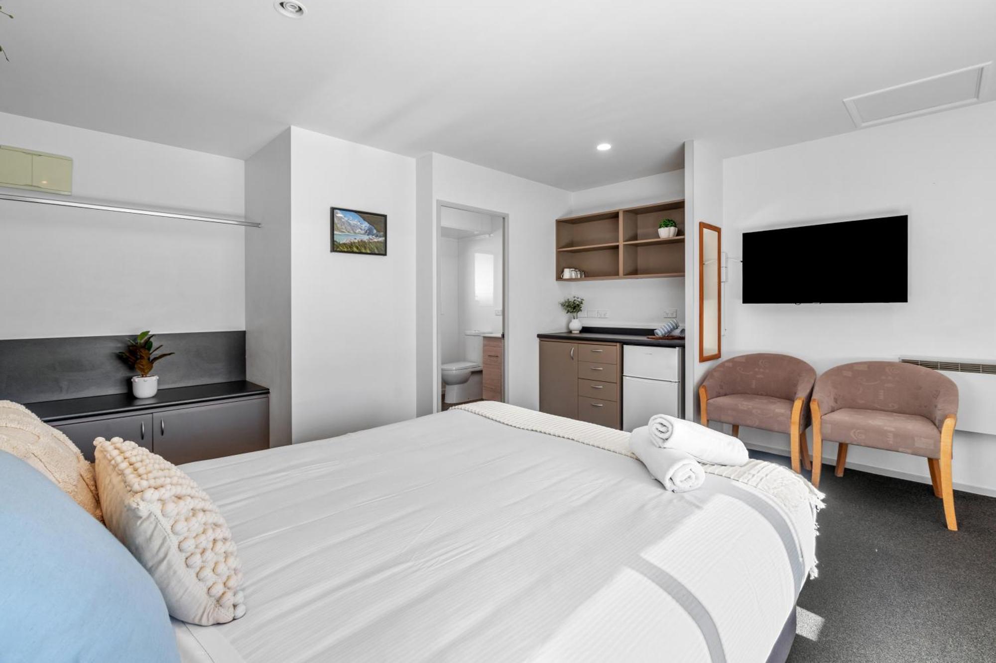 Tasman Holiday Parks - Те Анау Екстериор снимка A typical studio apartment